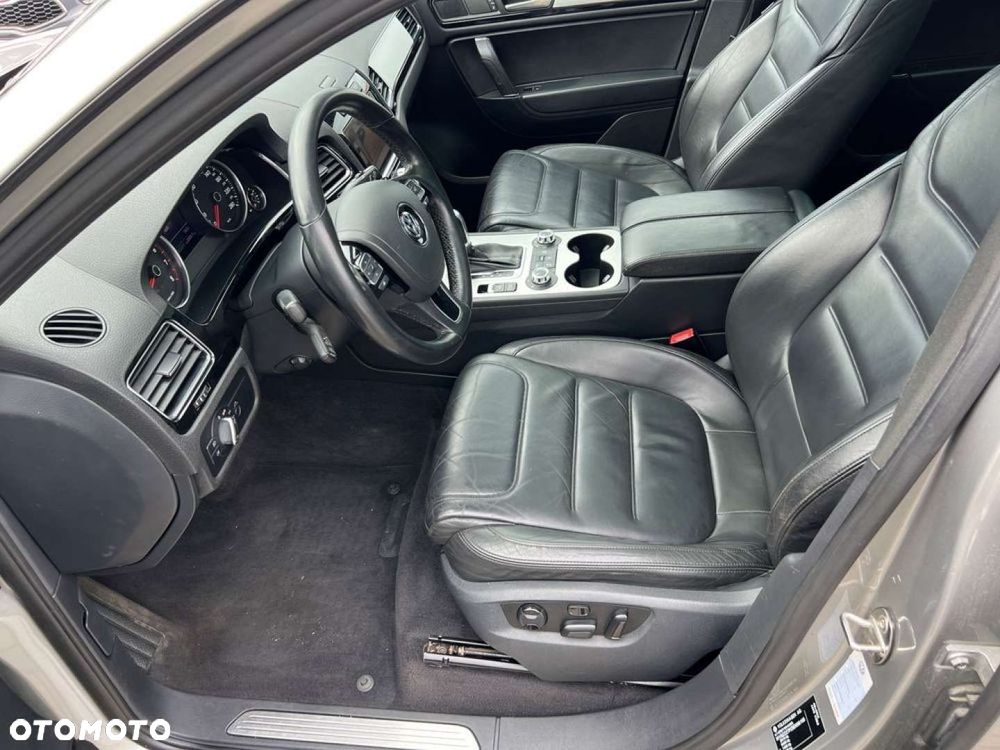 Volkswagen Touareg 3.0 Hybrid 4Motion Automatik - 33