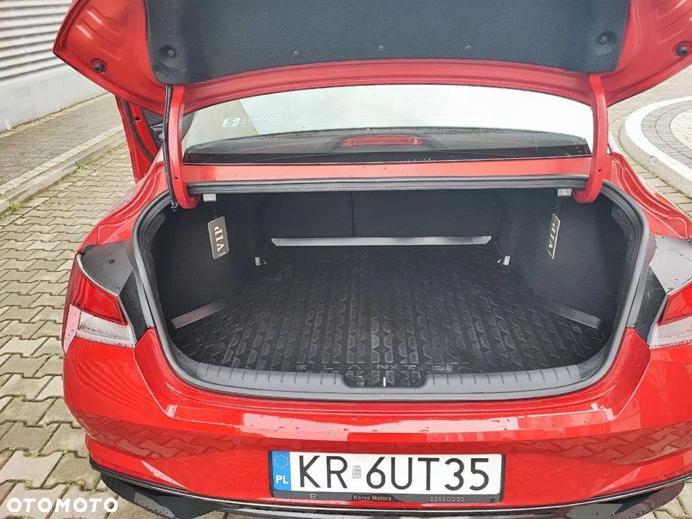 Hyundai Elantra 1.6 Smart - 10