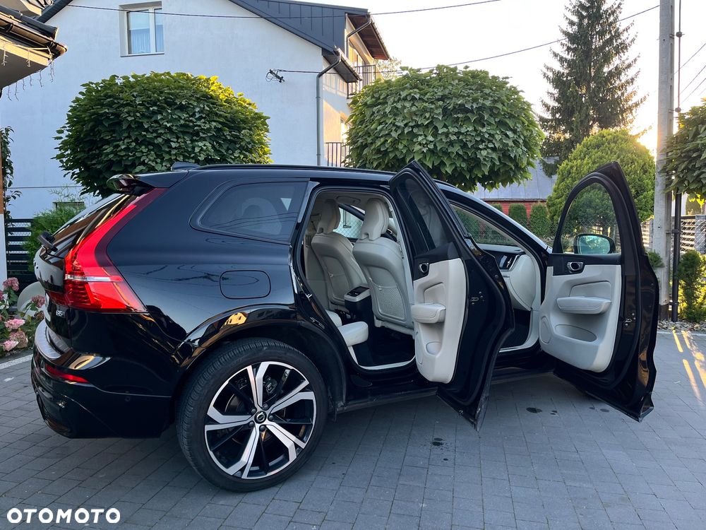 Volvo XC 60 B5 B AWD Ultimate Dark - 12