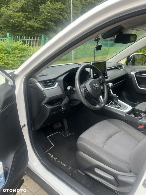 Toyota RAV4 - 6