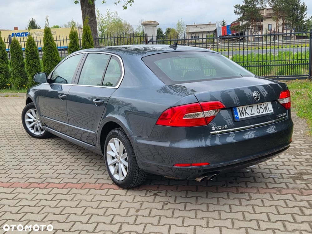 Skoda Superb 2.0 TDI Ambition - 33