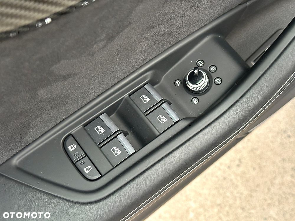 Audi RS4 Limousine - 13