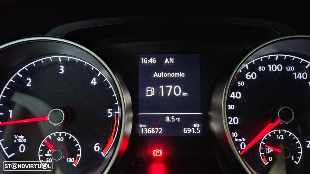 VW Golf 1.6 TDi R-Line - 14