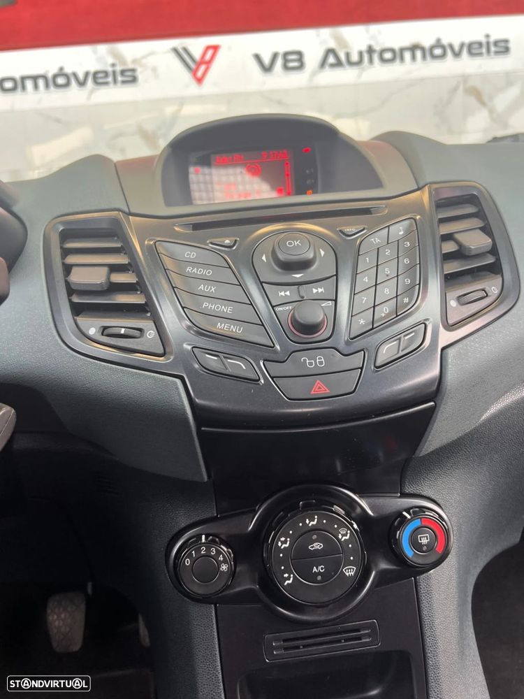 Ford fiesta - 8
