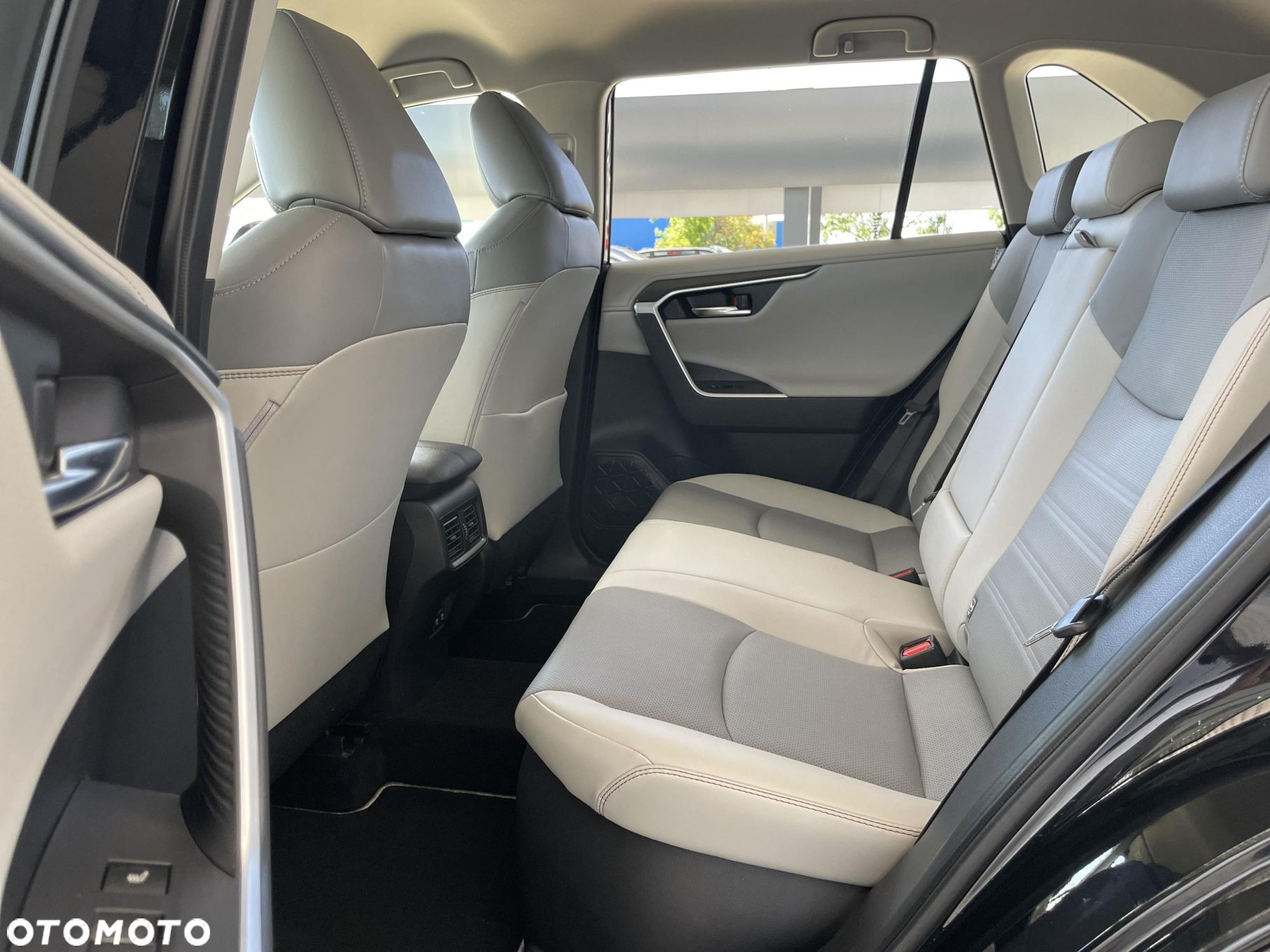 Toyota RAV4 - 14
