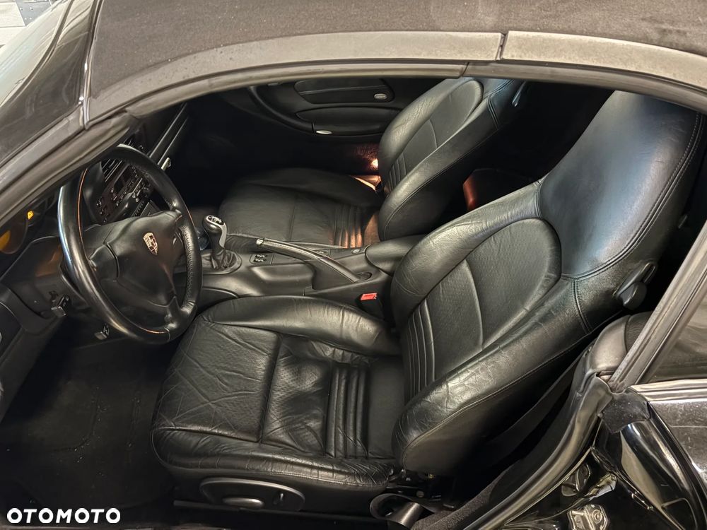 Porsche 911 Carrera 4 Cabrio - 9