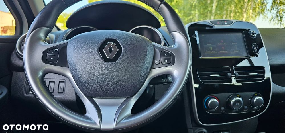 Renault Clio 1.2 16V 75 LIMITED - 24