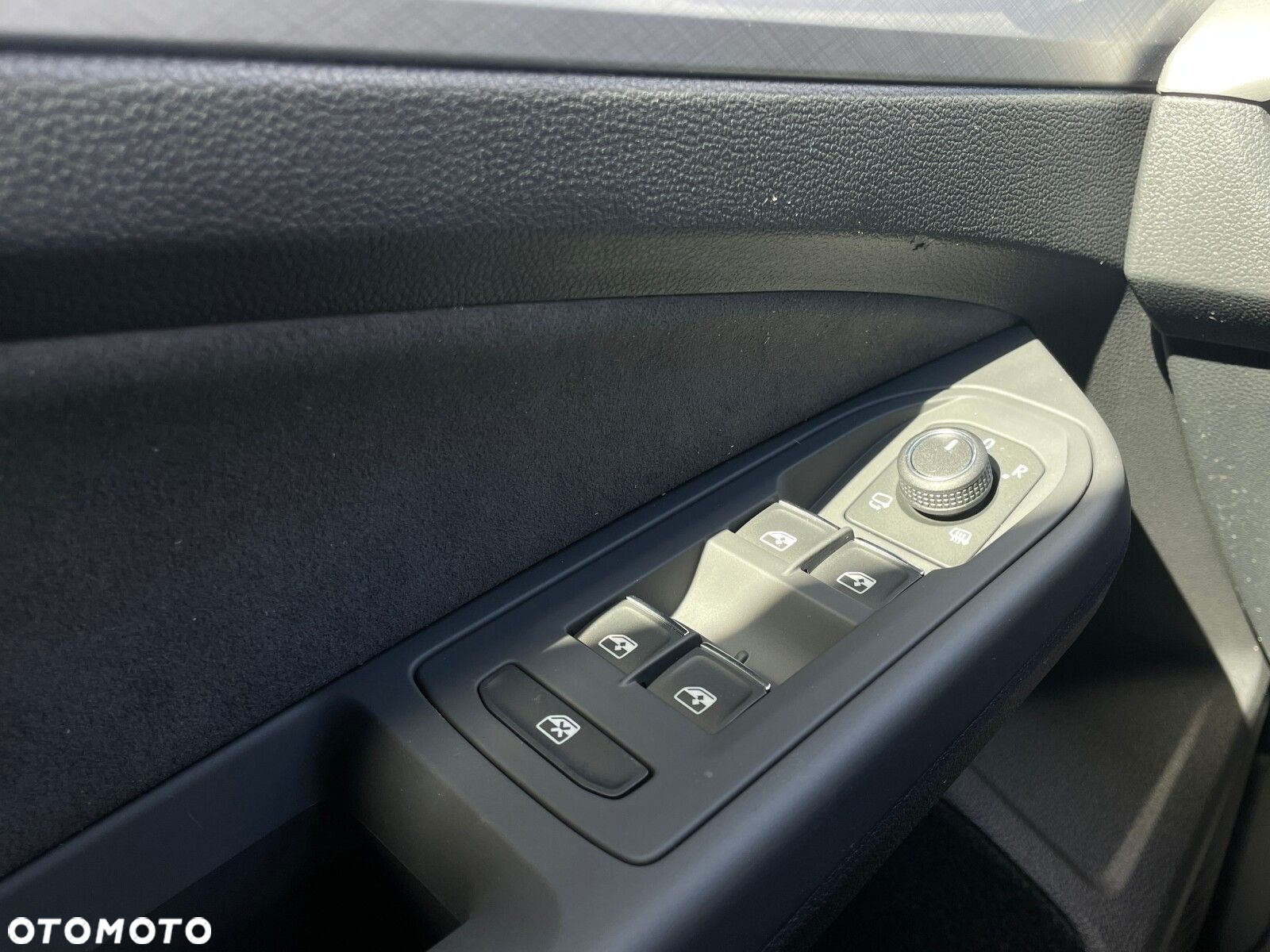 Volkswagen Golf - 22