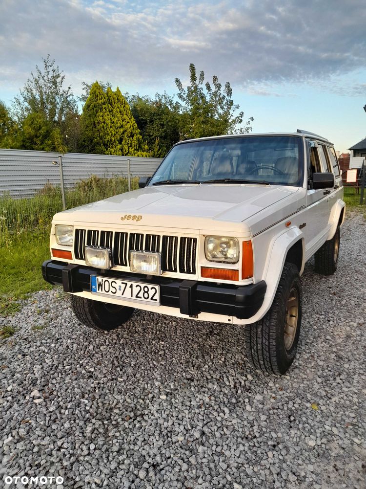 Jeep Cherokee - 1