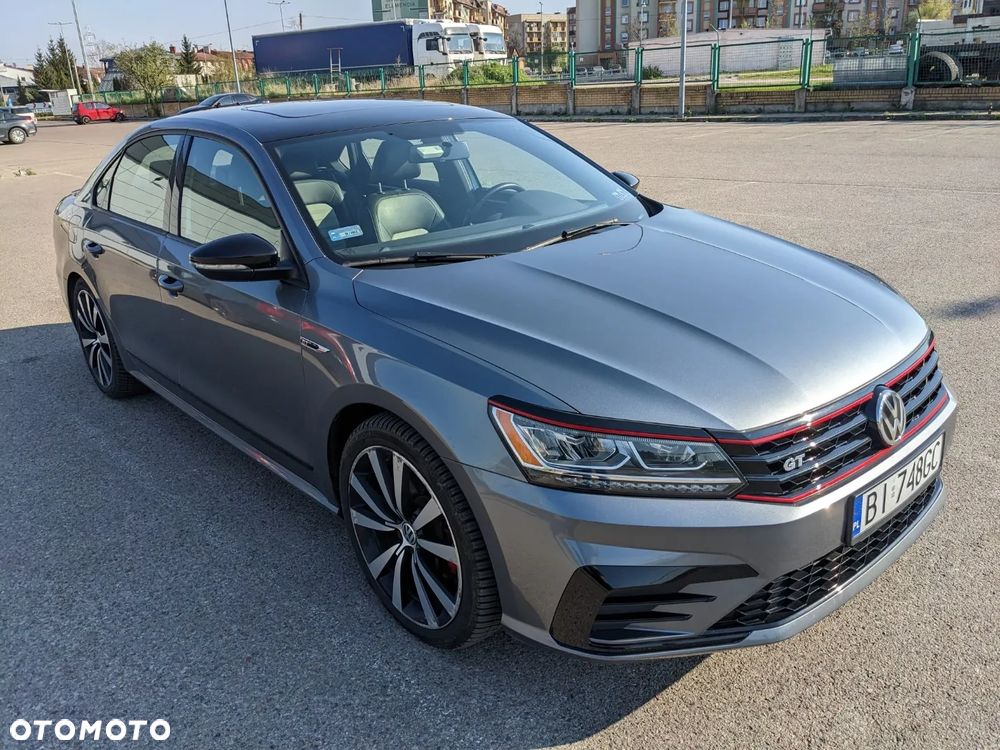 Volkswagen Passat - 2