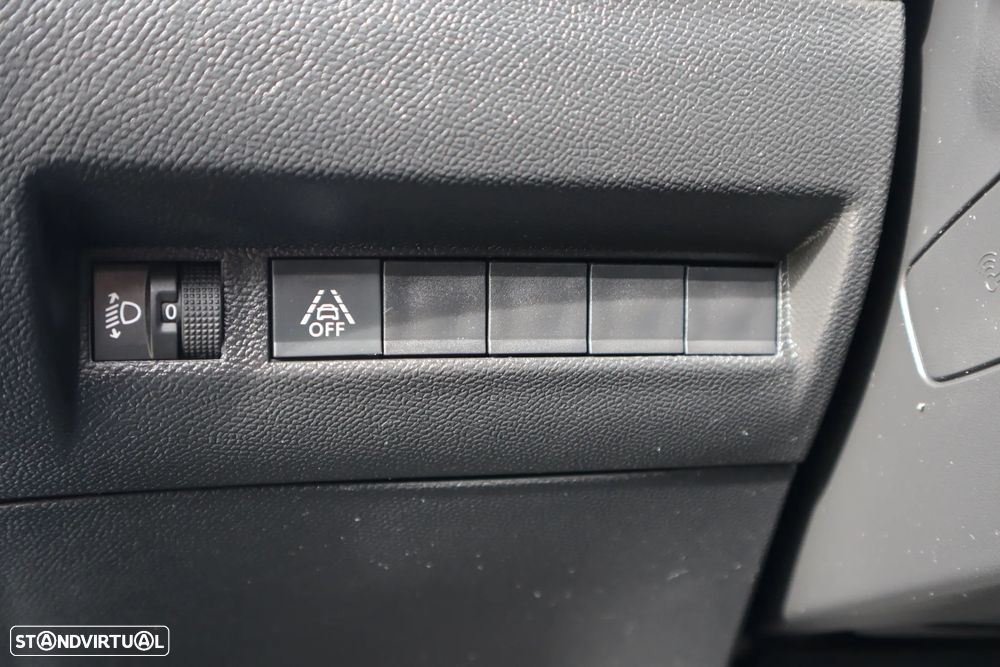 Peugeot e-2008 50 kWh Active Pack - 17