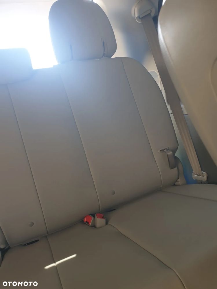 Toyota Sienna 3.5 V6 - 11