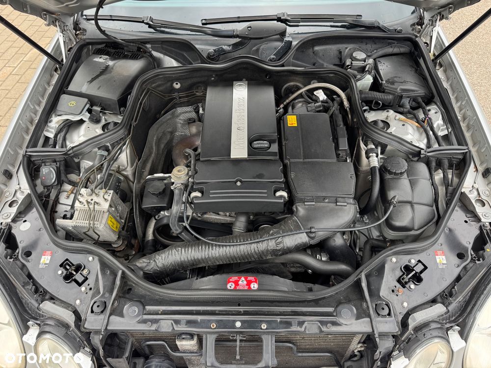 Mercedes-Benz Klasa E 200 Kompressor Automatik Avantgarde Sport Edition - 35