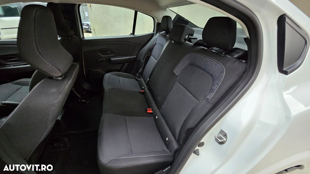 Dacia Logan TCe 100 Essential - 17