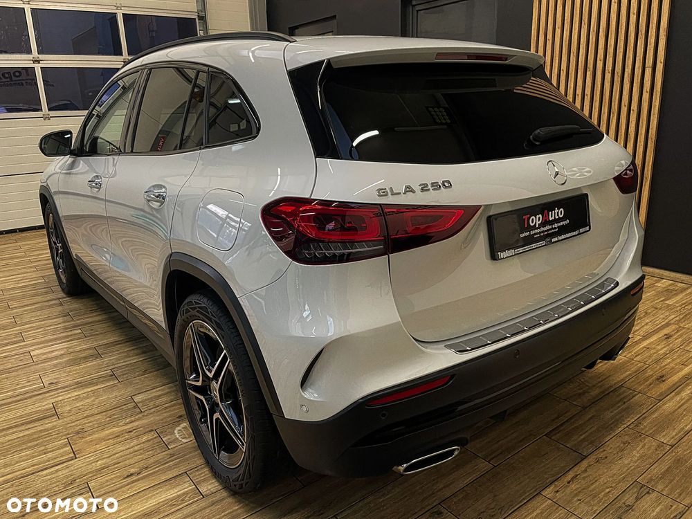 Mercedes-Benz GLA 250 AMG Line - 10