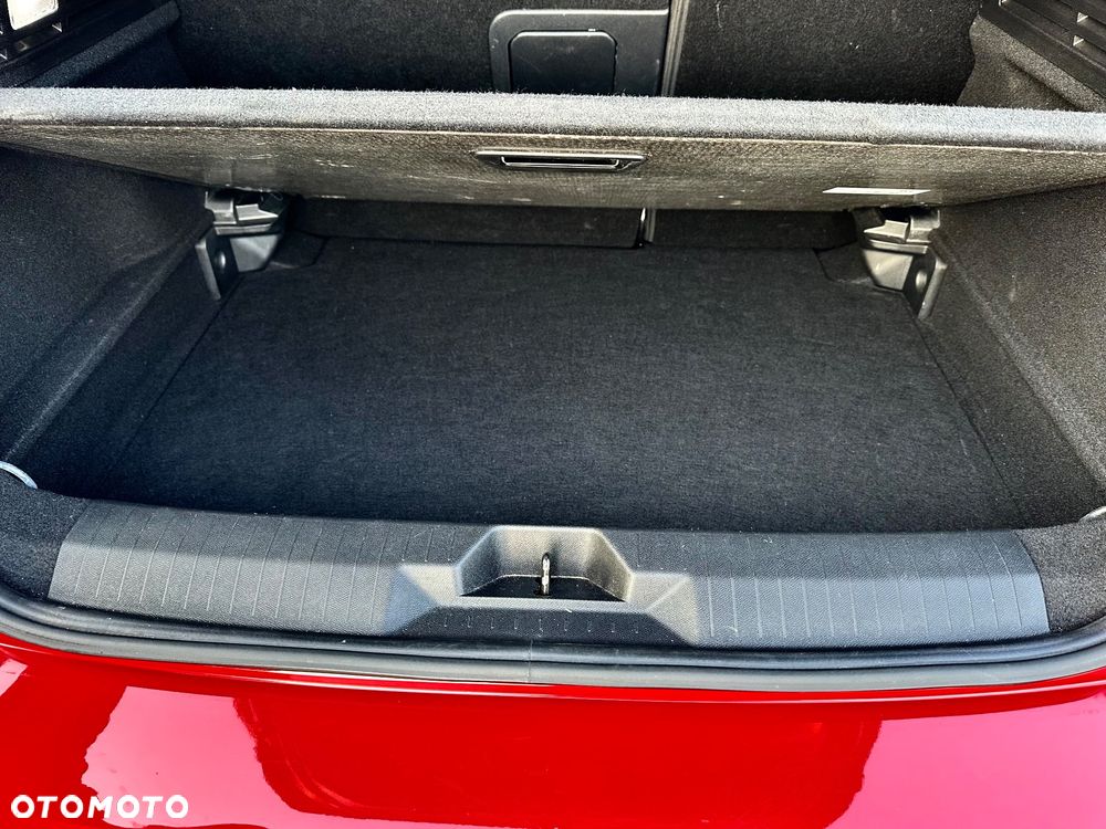 Opel Astra 1.2 Turbo GS - 19