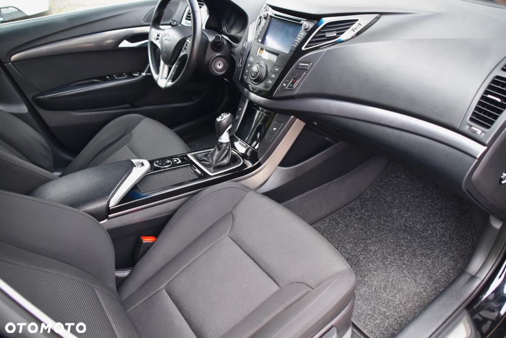 Hyundai i40 i40cw 1.7 CRDi Fifa World Cup Edition - 14