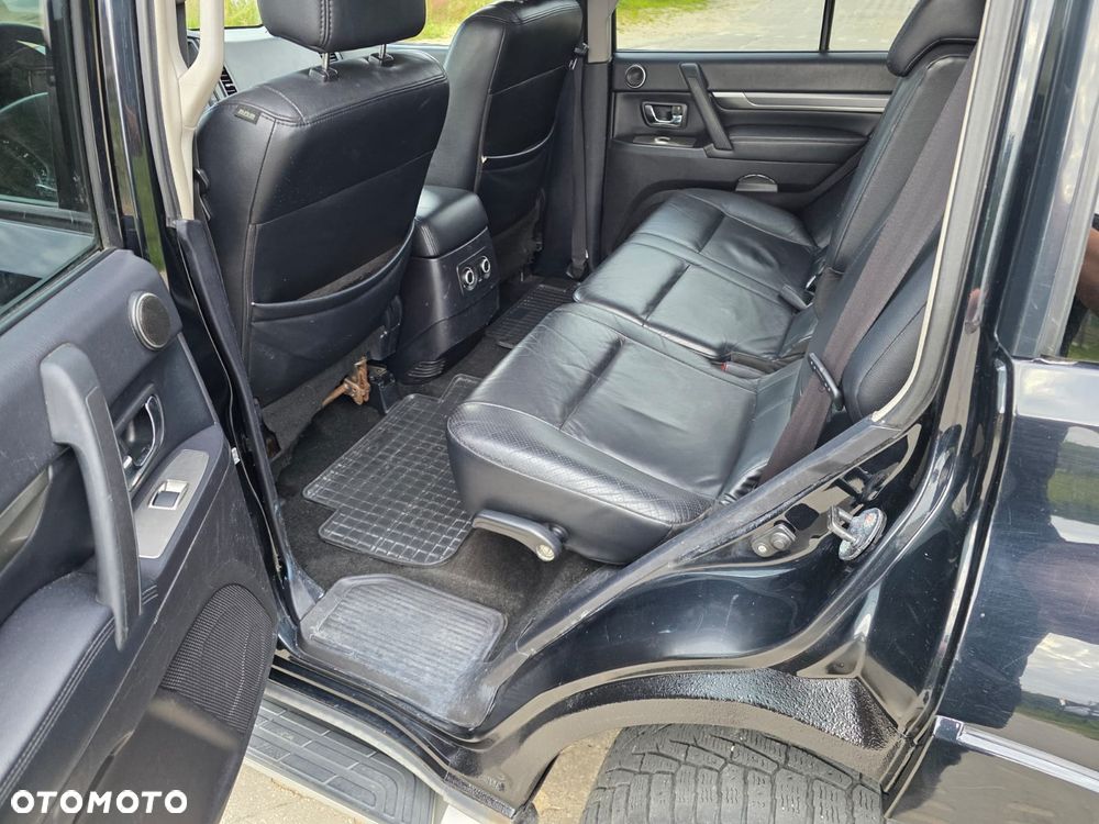 Mitsubishi Pajero - 6