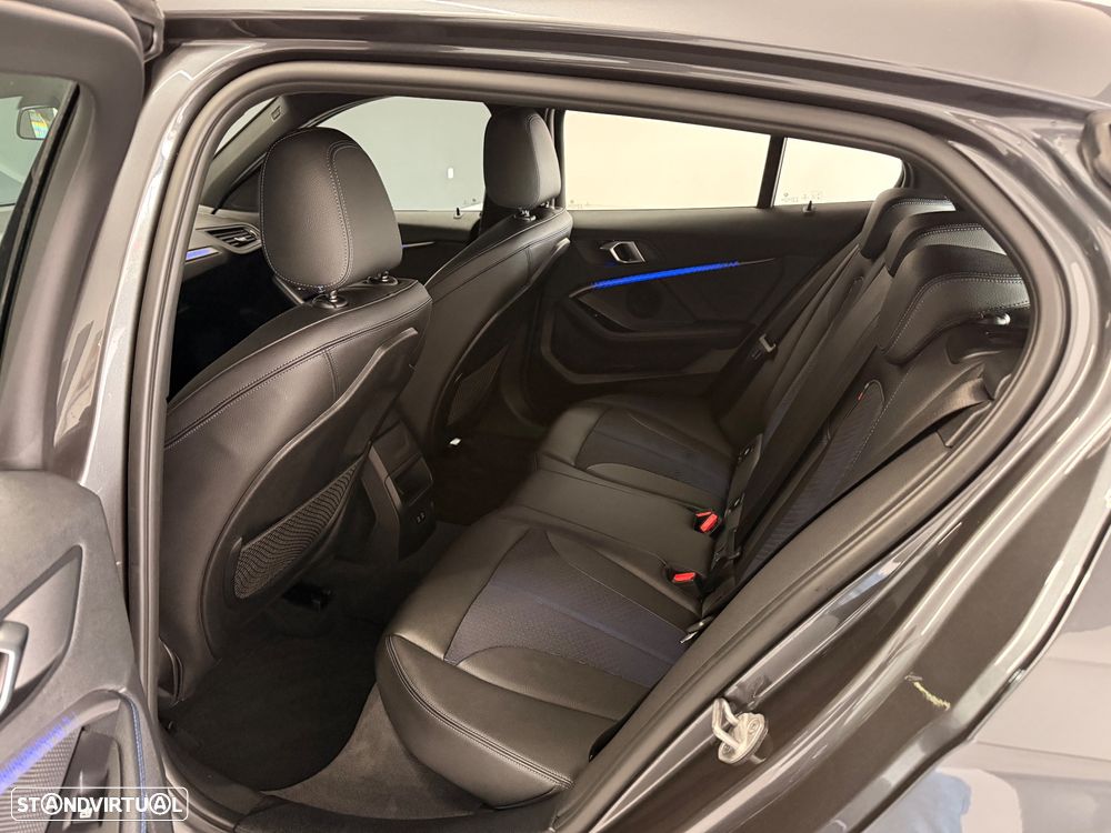 BMW 118 i Pack Desportivo M Auto - 23