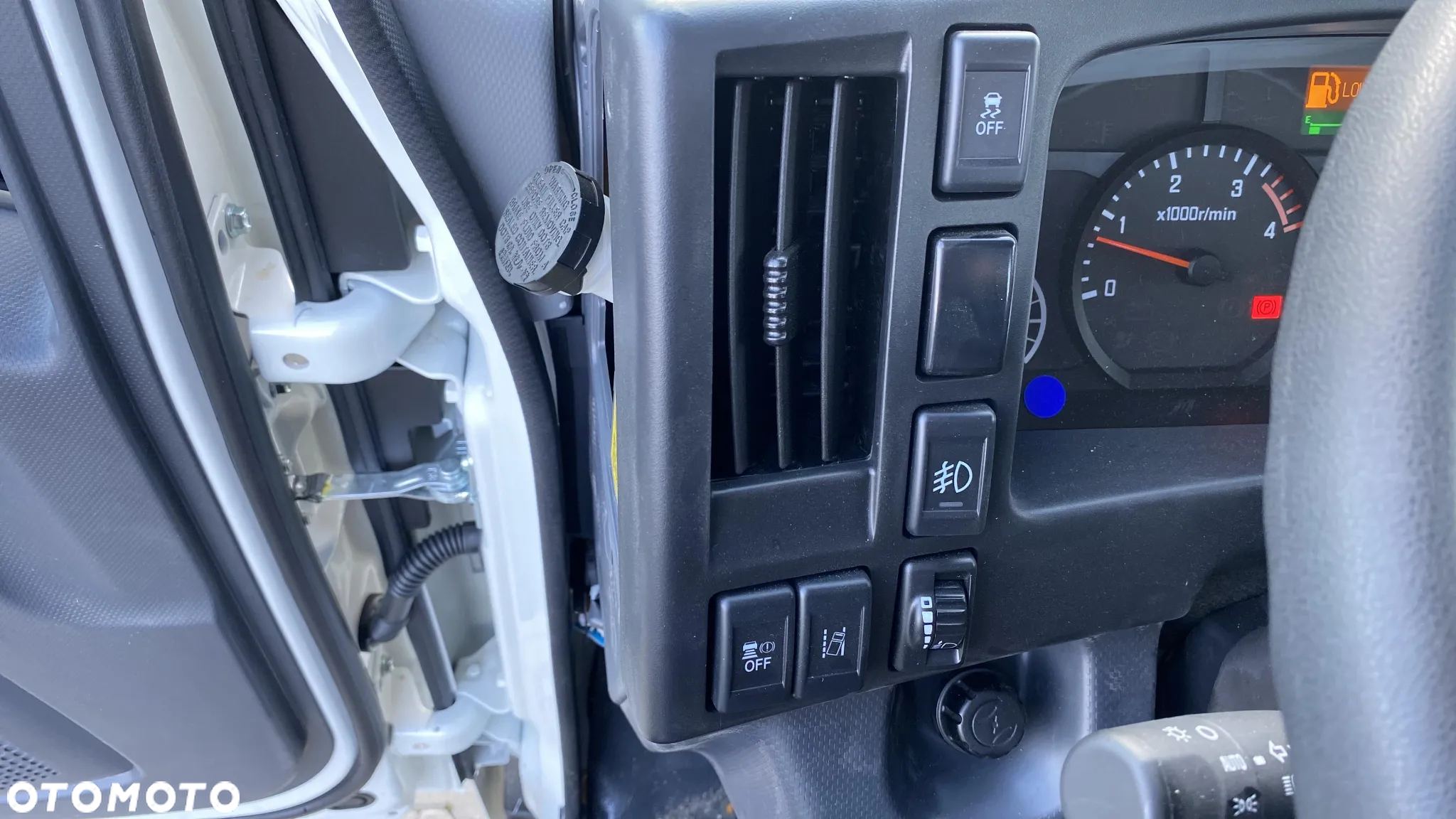 Isuzu P75 5.2 - 16