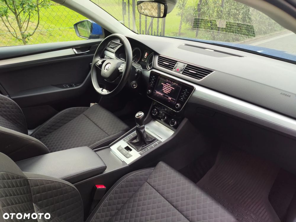 Skoda Superb 2.0 TDI SCR Ambition - 15