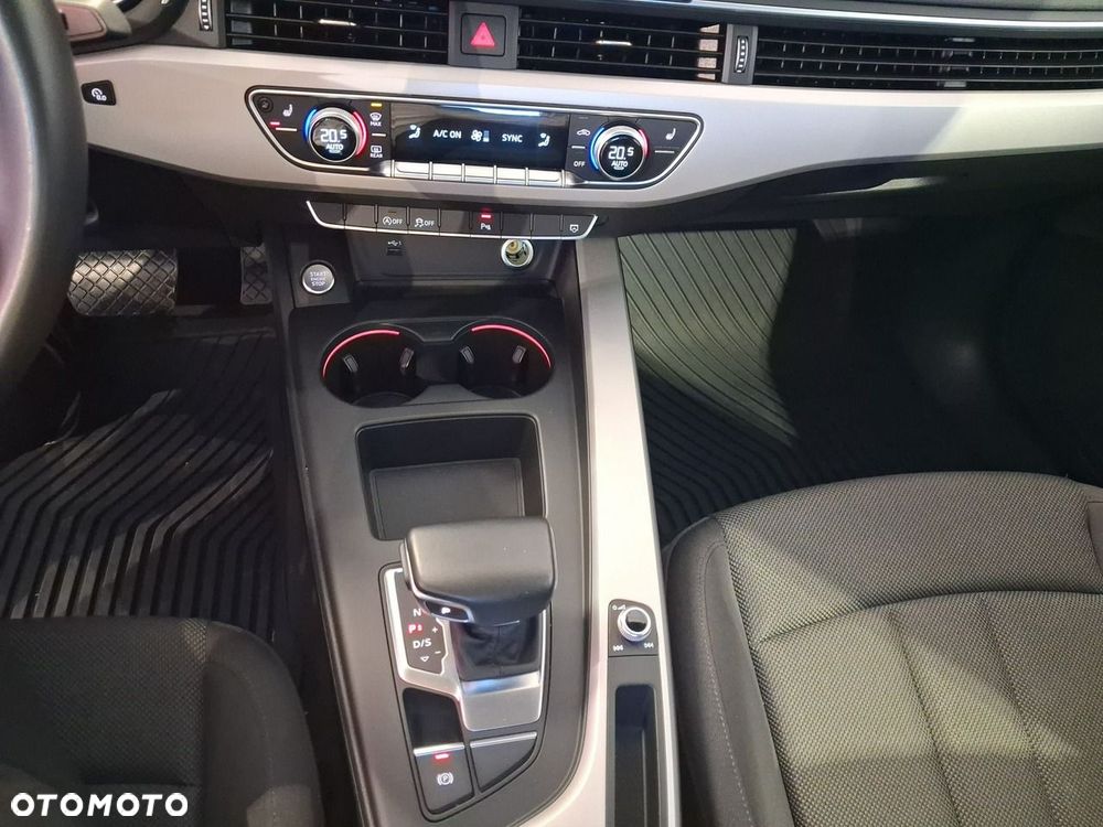 Audi A4 Limousine - 27