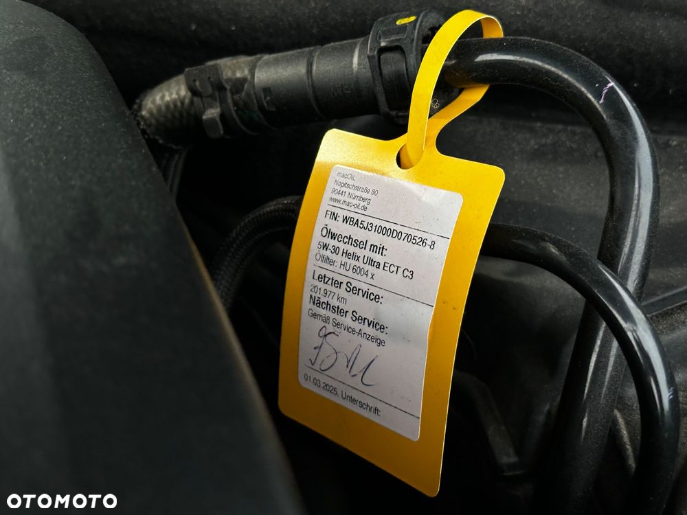 BMW Seria 5 520d - 39