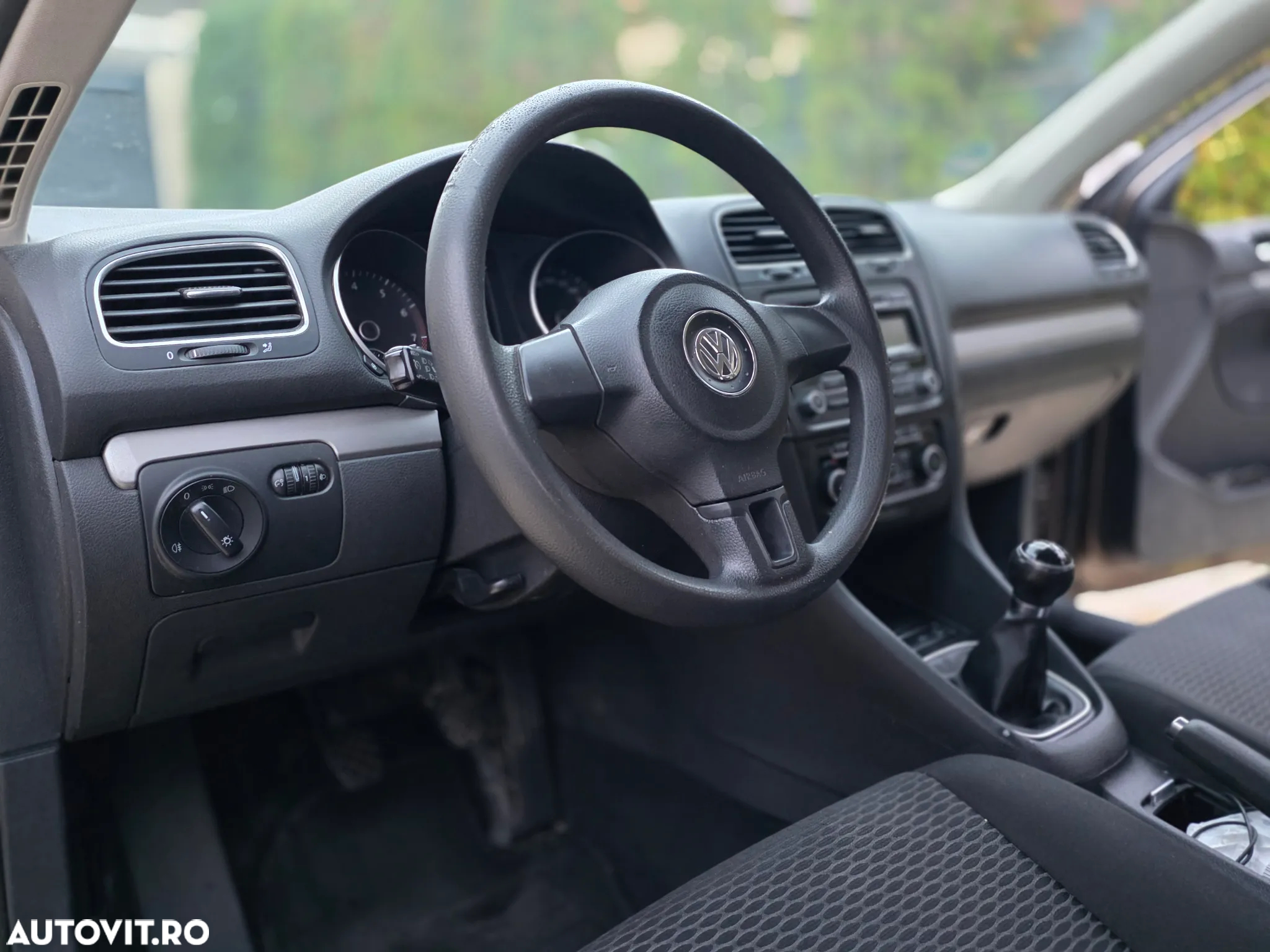 Volkswagen Golf - 8