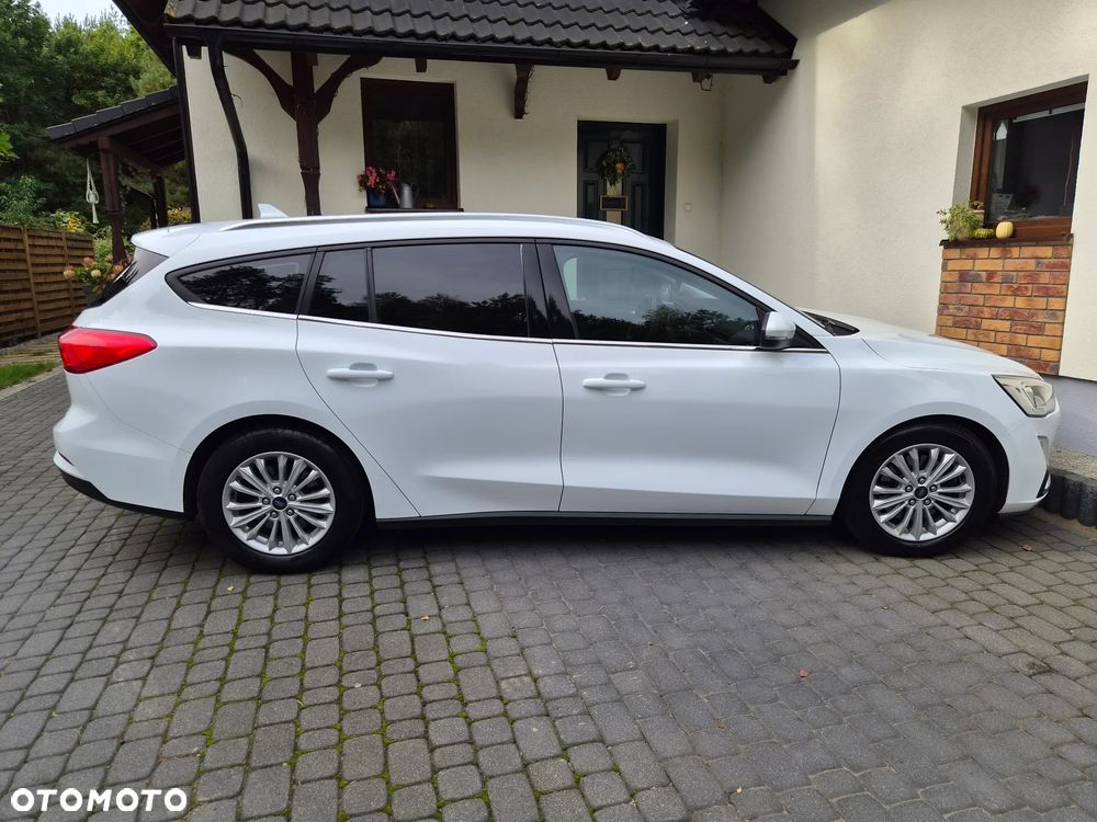Ford Focus 1.5 EcoBlue Start-Stopp-System TITANIUM - 38