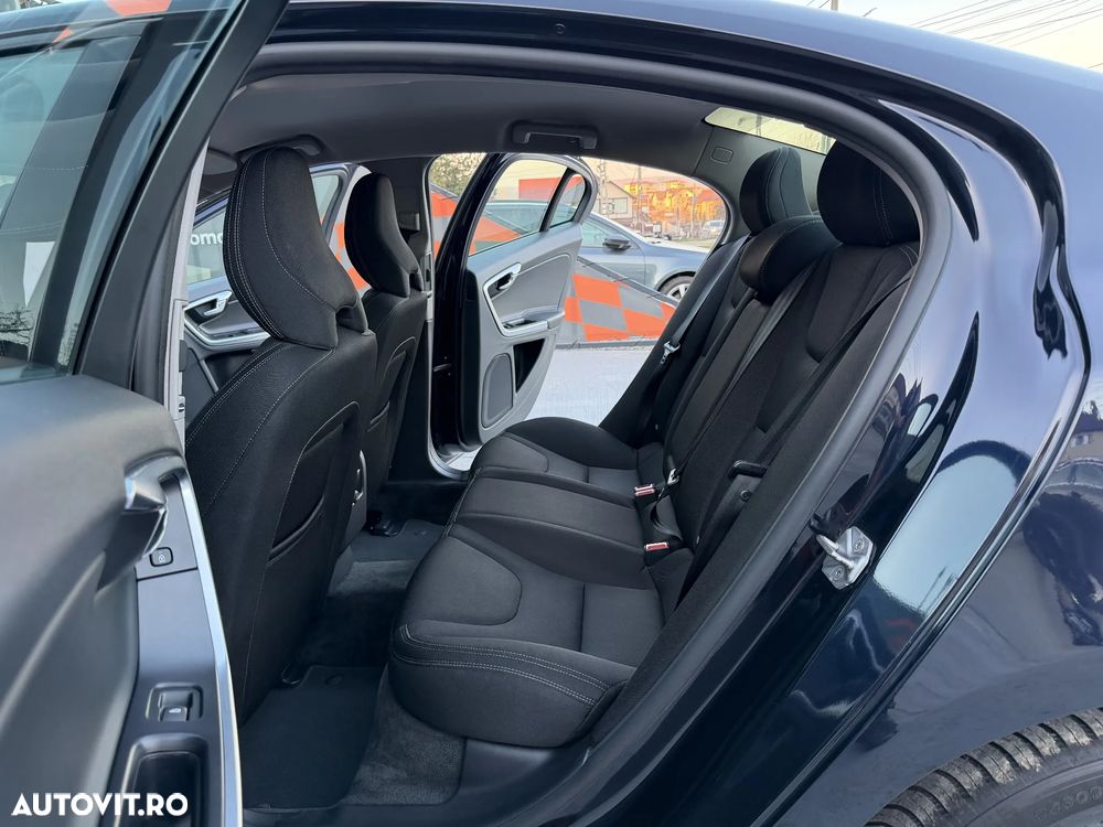 Volvo S60 D2 Linje Svart - 12