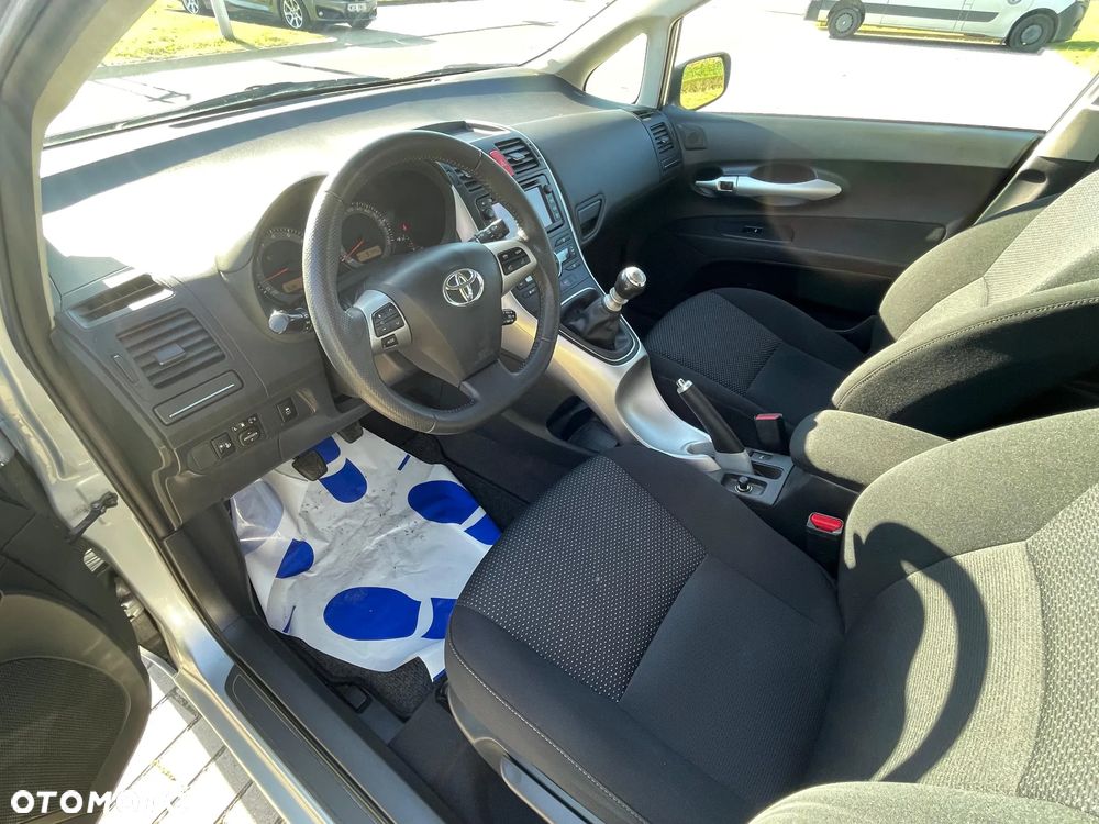 Toyota Auris 1.6 Executive - 9