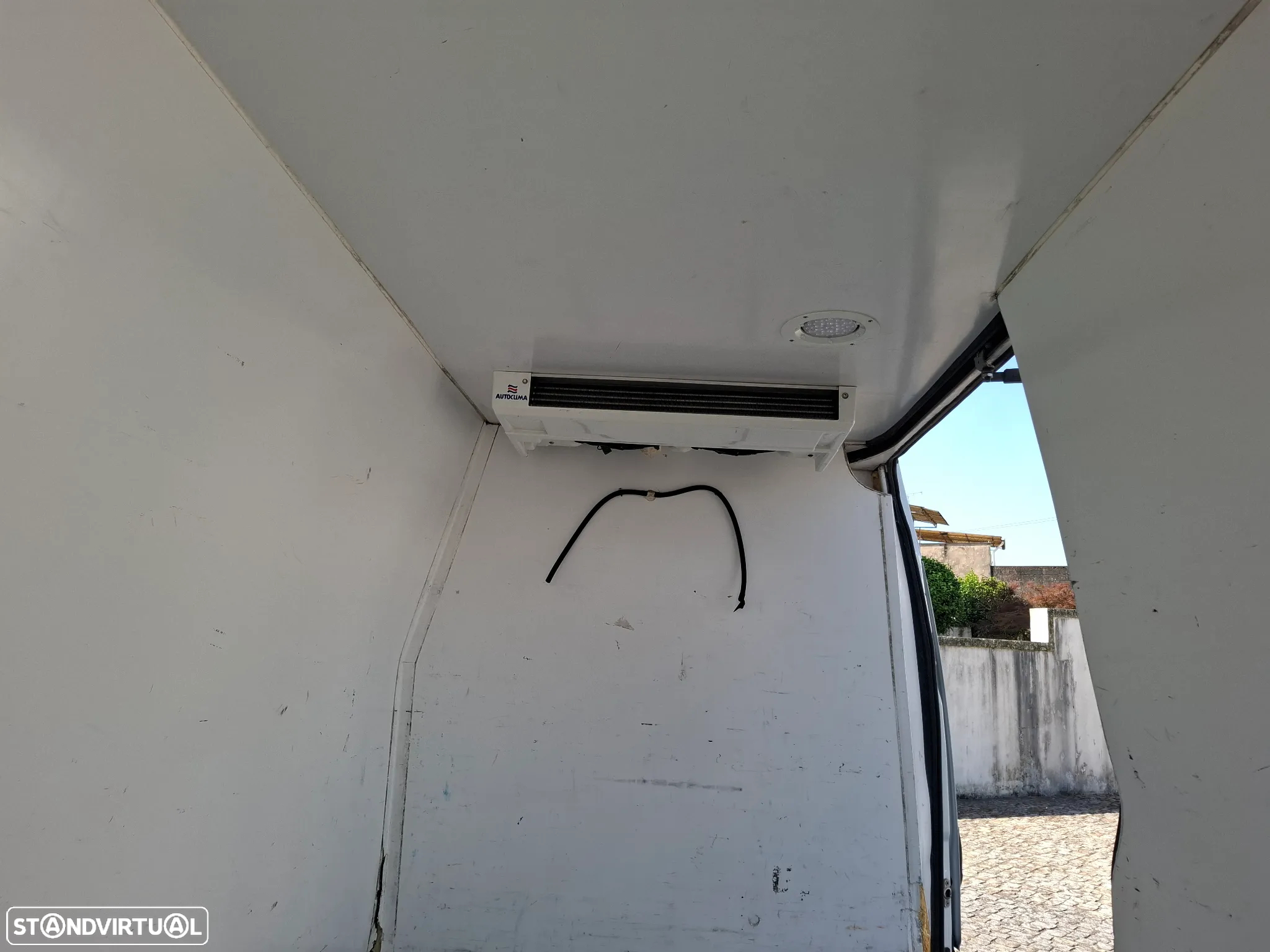 Iveco DAILY 2.3CDTI 35/20 9m3 ISOTÉRMICO C/MOTOR FRIO - 12