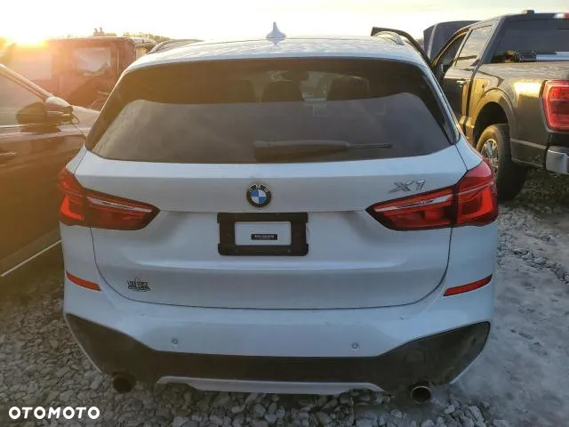 BMW X1 xDrive25i Sport Line - 6