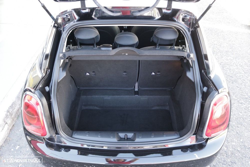 MINI 5 Portas Cooper D 4Business Auto - 12