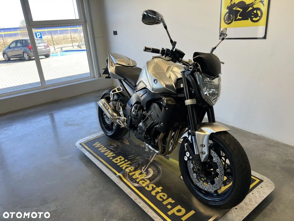 Yamaha FZ - 23