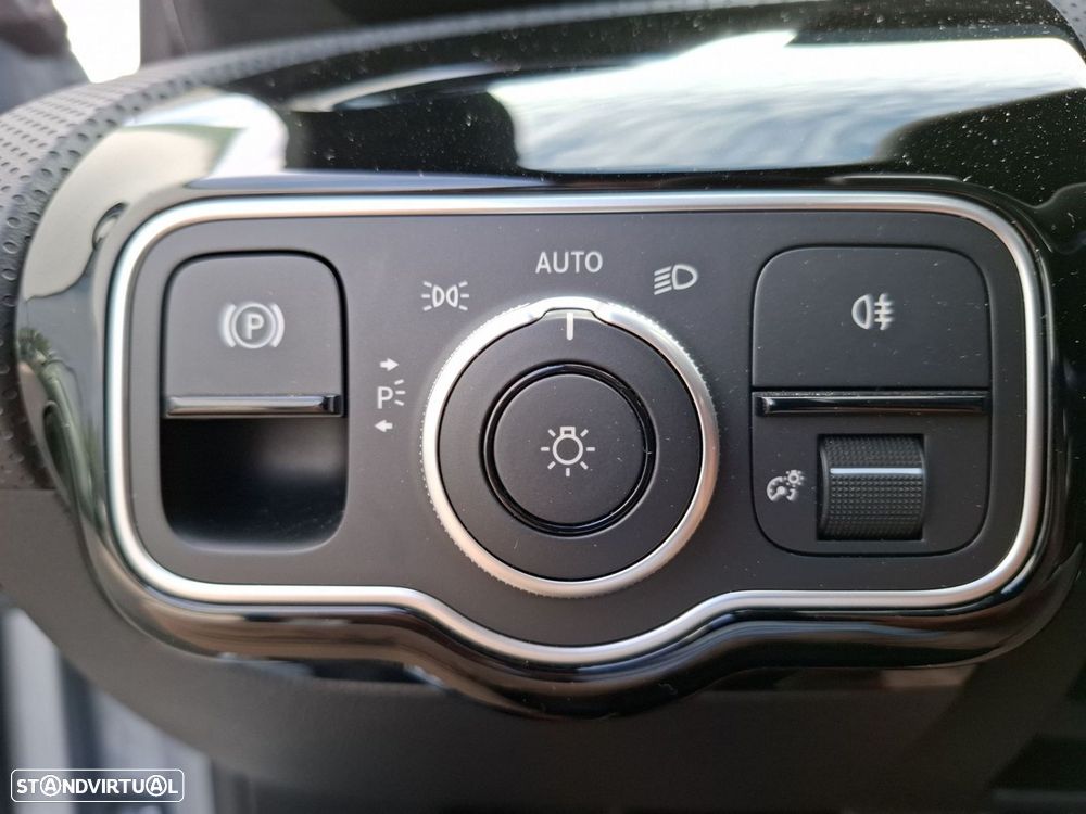 Mercedes-Benz A 250 e - 20