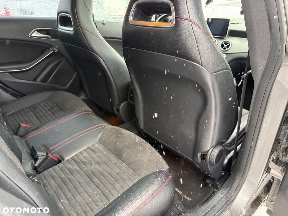 Mercedes-Benz CLA 200 (CDI) d 4Matic 7G-DCT AMG Line - 14