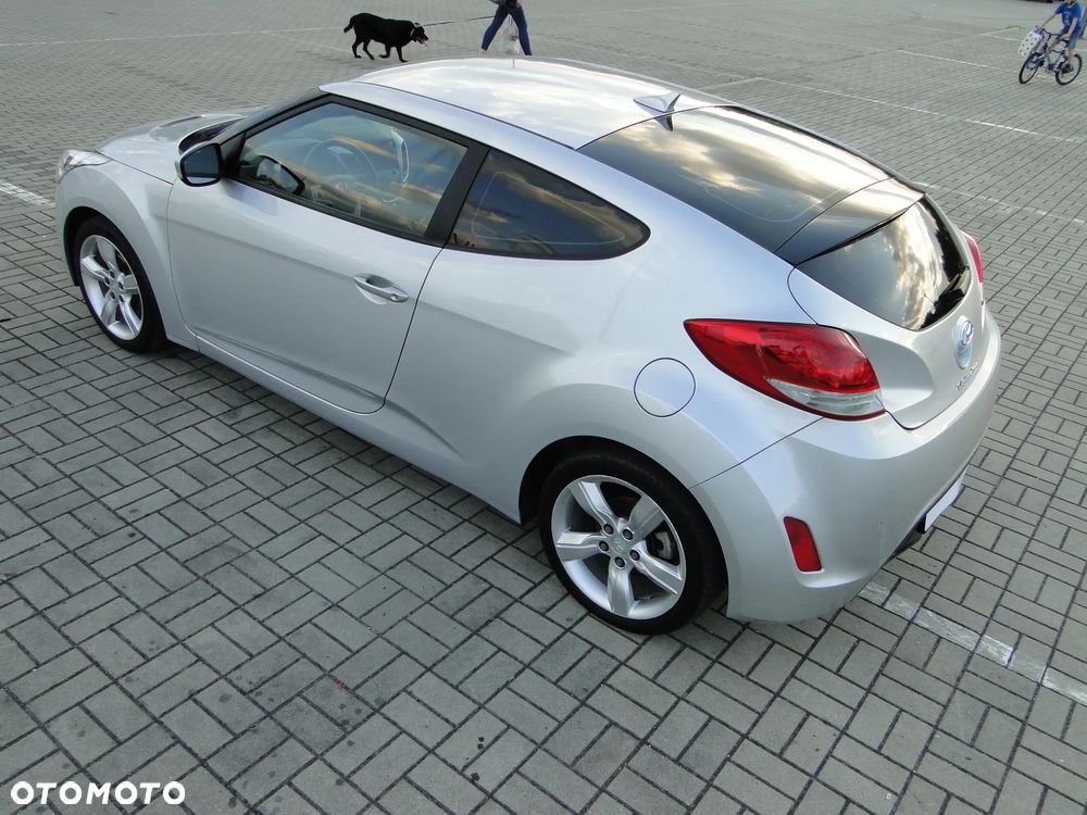 Hyundai Veloster 1.6 Premium - 13