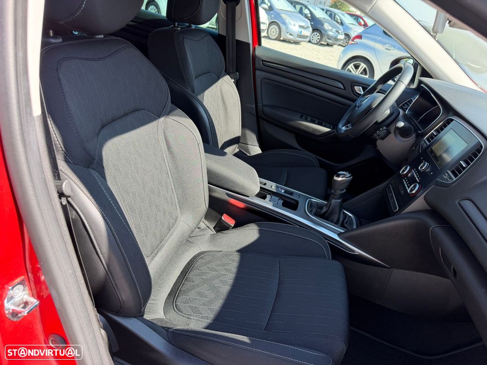 Renault Mégane 1.5 Blue dCi Limited J17 - 12