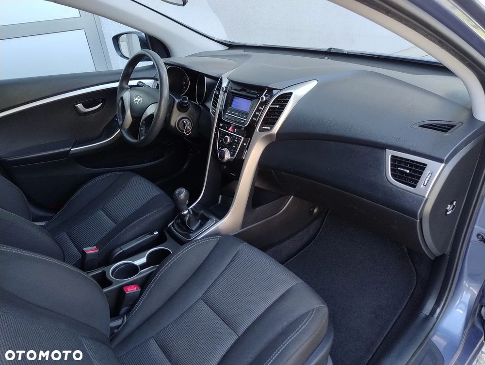 Hyundai i30 1.6 Trend - 10