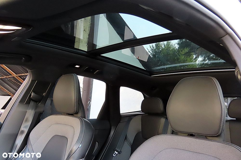 Volvo XC 60 B5 B AWD Ultimate Black Edition - 37