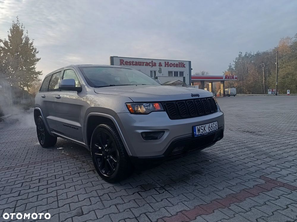 Jeep Grand Cherokee - 1