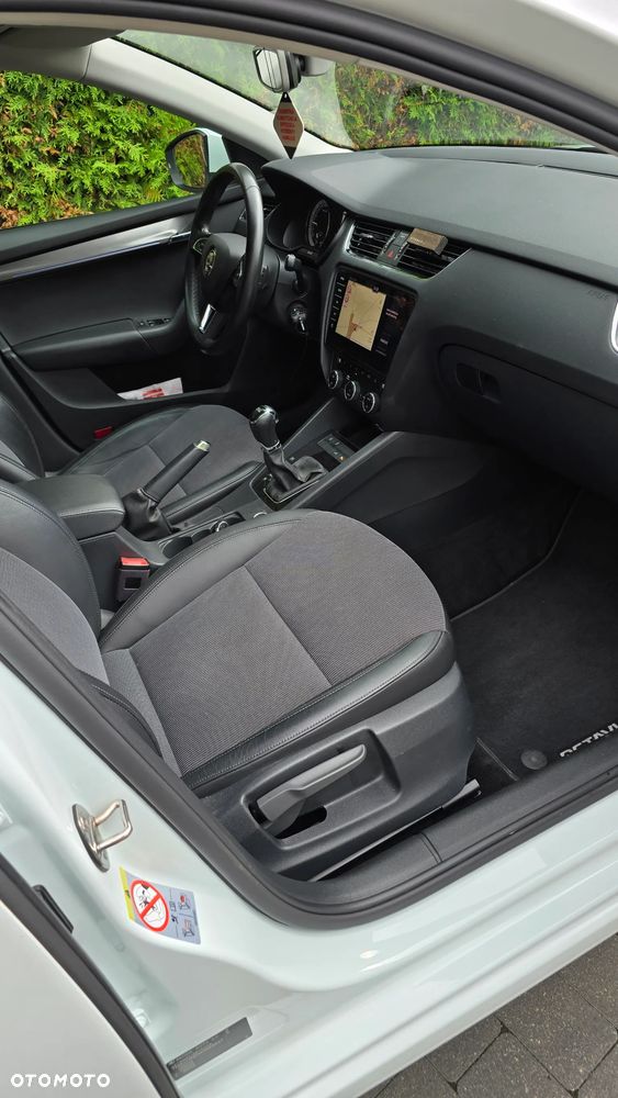 Skoda Octavia 2.0 TDI DSG Premium Edition - 6