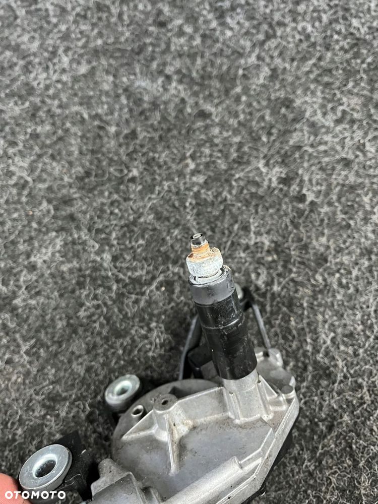 vw golf VI lift silniczek wycieraczki tył tylny 1T0955711 - 4