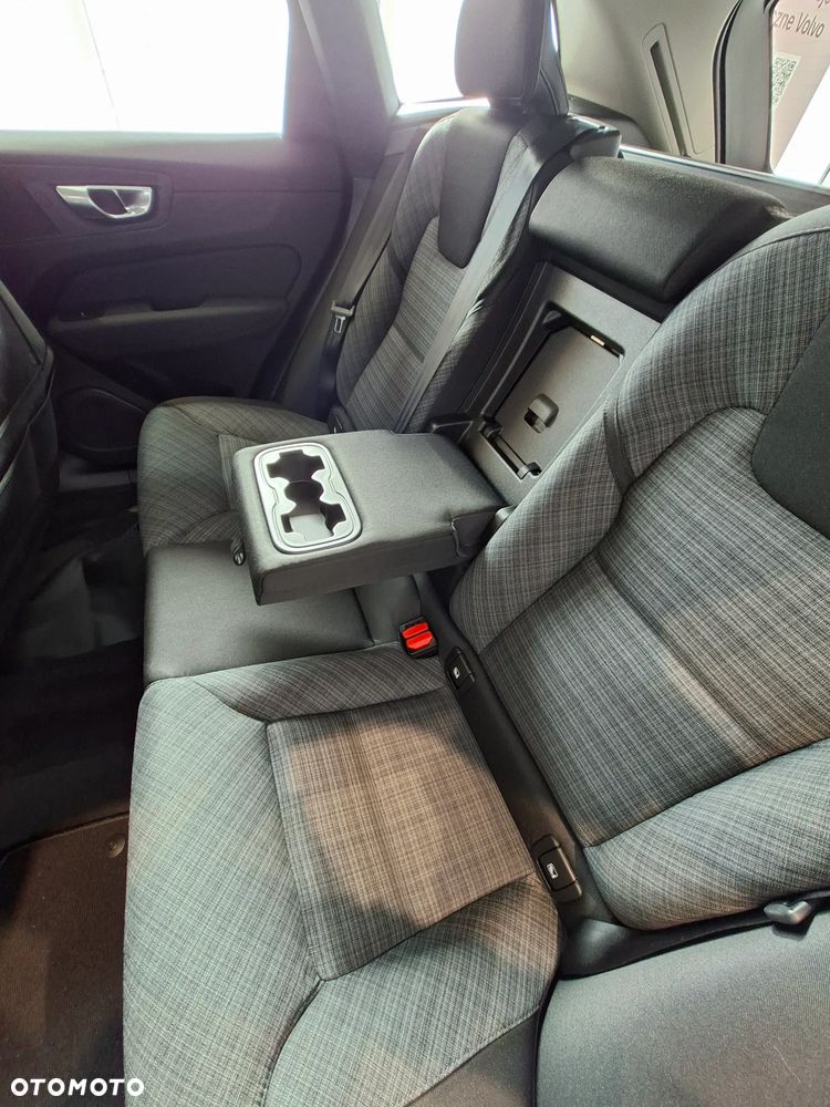 Volvo XC 60 B5 B AWD Core - 18