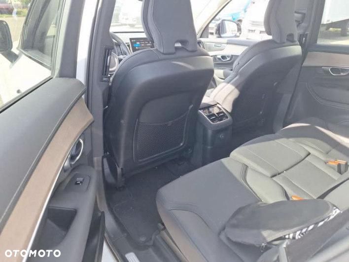 Volvo XC 90 - 22