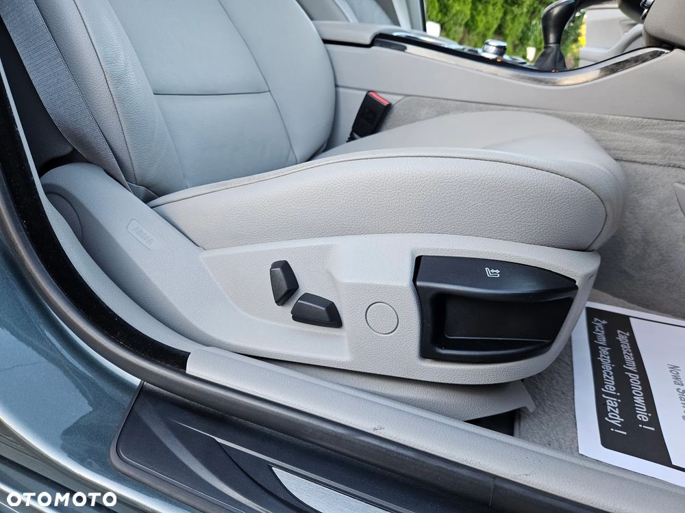 BMW Seria 5 520d Special Edition - 33