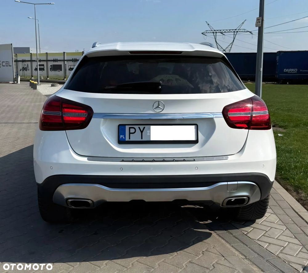 Mercedes-Benz GLA 200 7G-DCT - 6