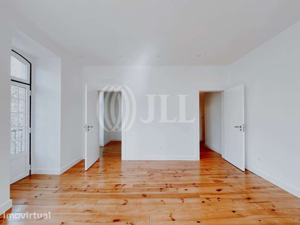 Apartamento T3+1 renovado, na Luciano Cordeiro, Lisboa - Grande imagem: 5/23