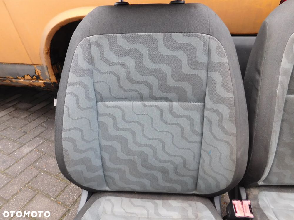 fotele przód kierowcy pasażera SKODA FABIA II ROOMSTER PRAKTIK - 10